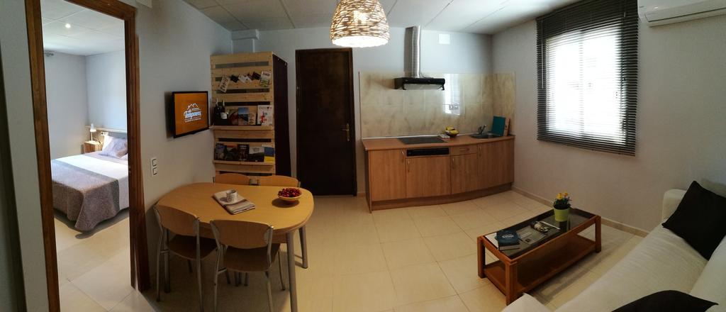 Apartaments Els Temporers Corbera Eksteriør billede